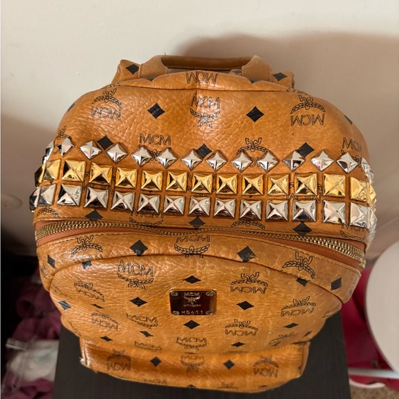 This is a LARGE MCM Bookbag, very very little signs of wear, almost brand new! - Picture 2 of 8